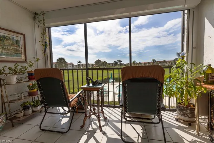 37 High Point Cir E 209, Naples, Florida 34103