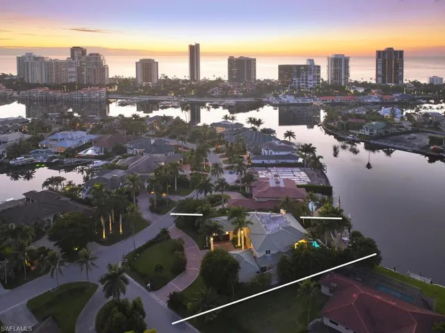 377 Pirates Bight, Naples, Florida 34103