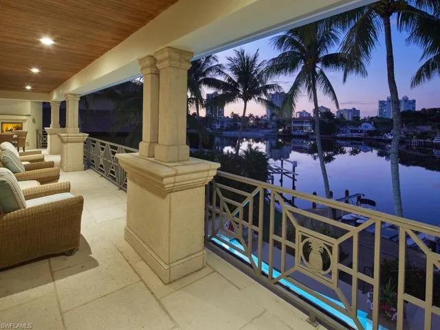 377 Pirates Bight, Naples, Florida 34103