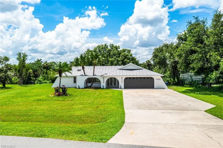 7436 Dana Lin Cir, North Fort Myers, Florida 33917