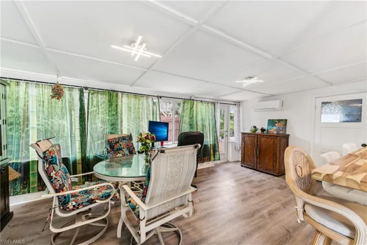 230  Kingston  DR, Fort Myers, FL 33905