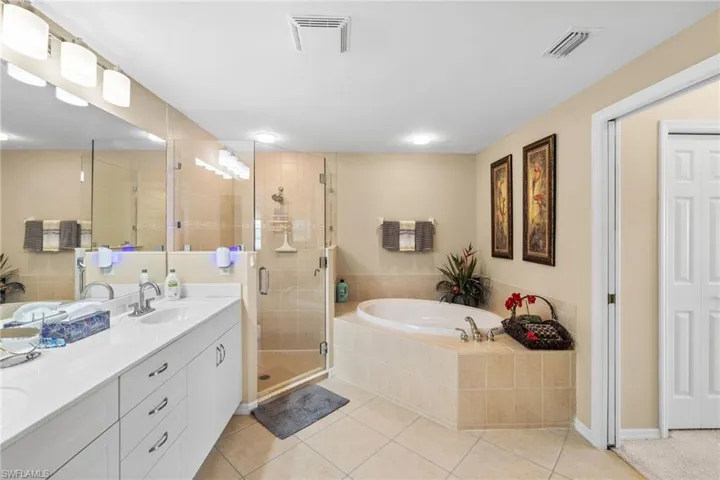 3904  FOREST GLEN  BLVD, Naples, FL 34114