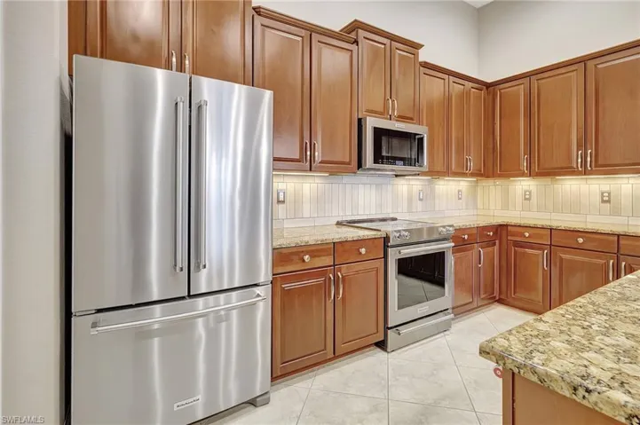 Kitchen w/new appliances