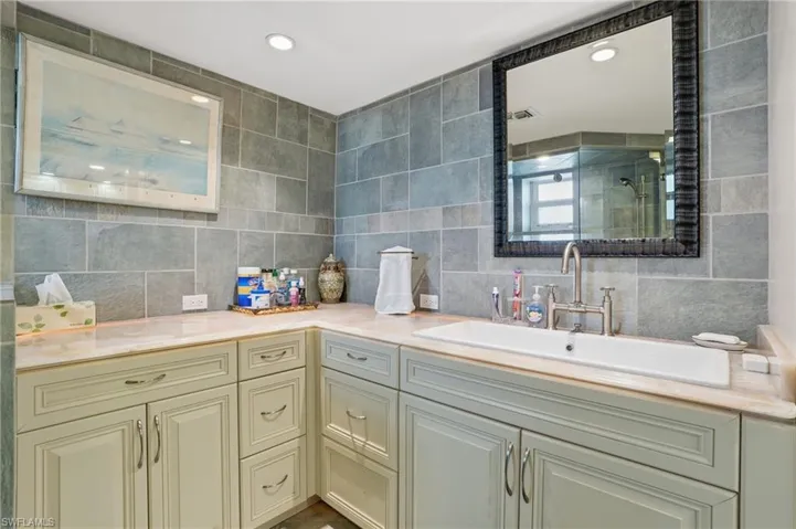 6101 Pelican Bay Blvd 805, Naples, Florida 34108