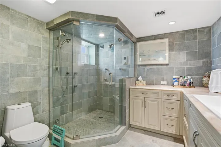 6101 Pelican Bay Blvd 805, Naples, Florida 34108