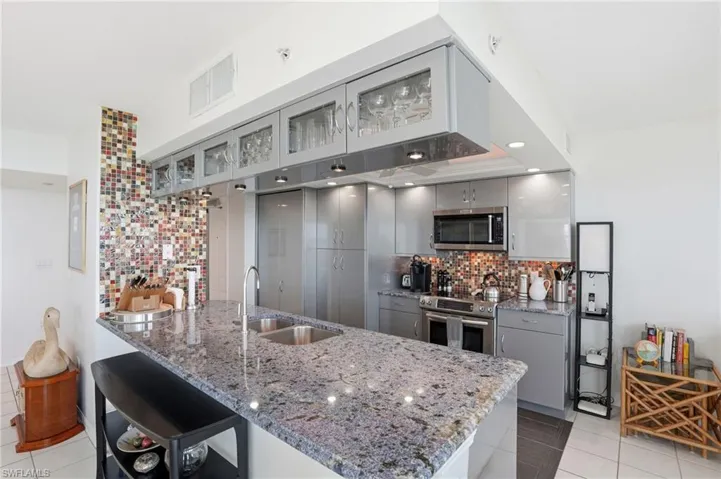 6101 Pelican Bay Blvd 805, Naples, Florida 34108