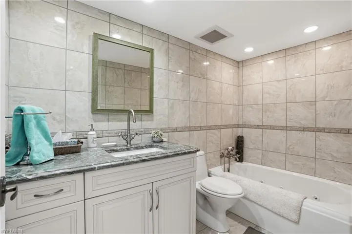 6101 Pelican Bay Blvd 805, Naples, Florida 34108