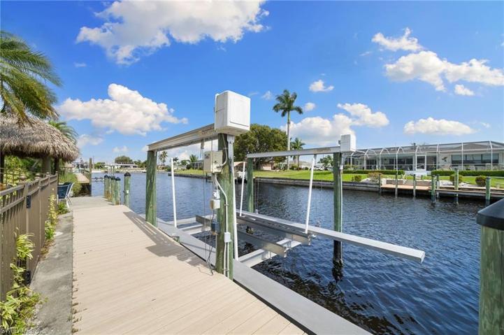 4401 SE 10th  AVE, Cape Coral, FL 33904