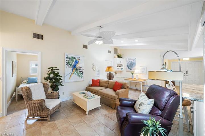 4401 SE 10th  AVE, Cape Coral, FL 33904