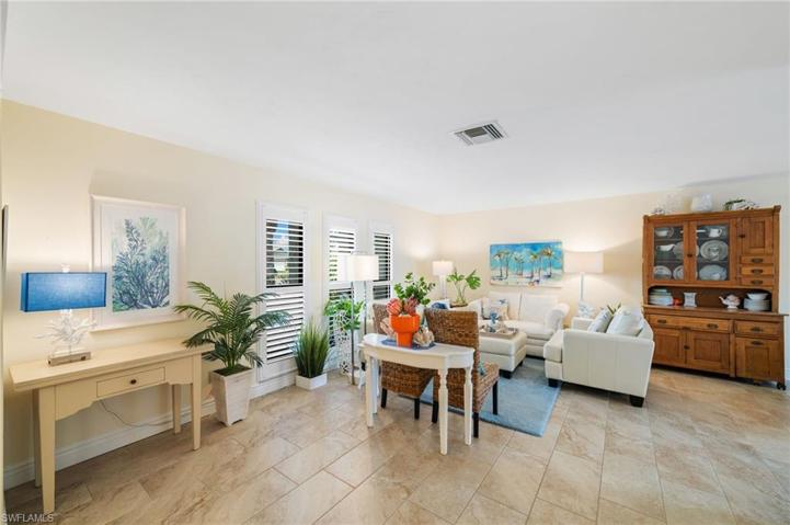4401 SE 10th  AVE, Cape Coral, FL 33904