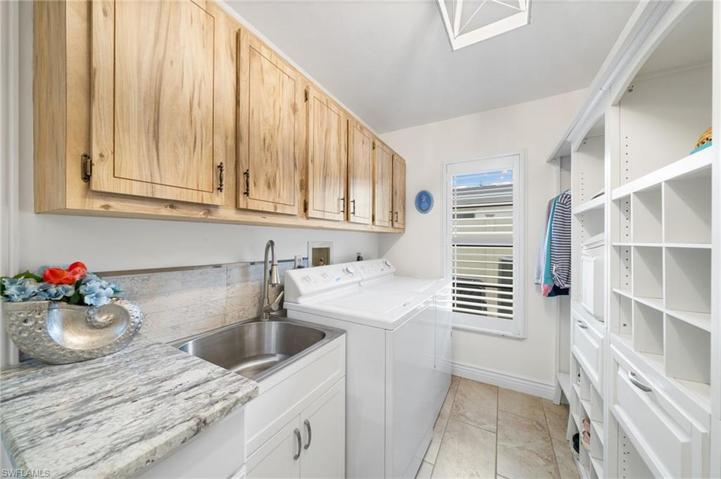 4401 SE 10th  AVE, Cape Coral, FL 33904