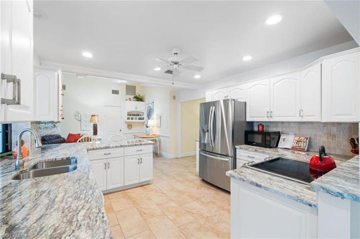 4401 SE 10th  AVE, Cape Coral, FL 33904