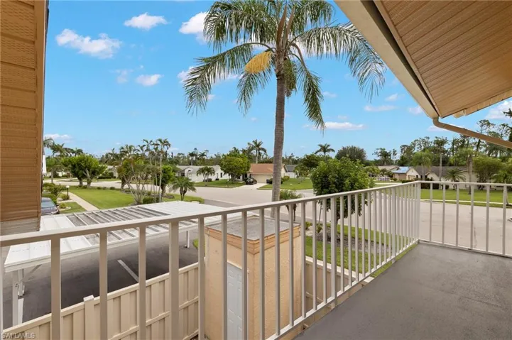 Second floor balcony/sitting area