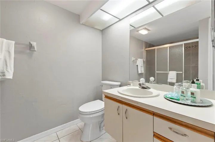 Updated tile in shower, fresh paint in Master Bath
