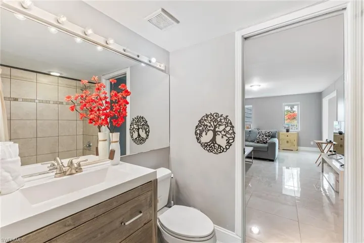 Guest ensuite bath