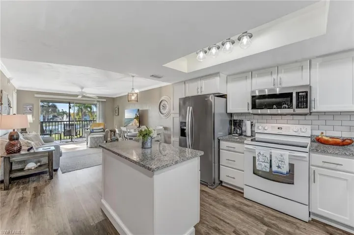 16007 Davis Rd 524, Fort Myers, Florida 33908