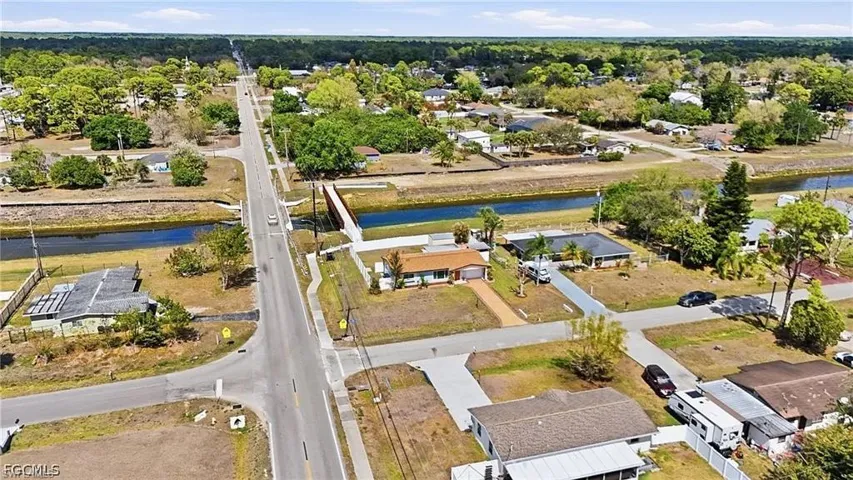 401 E Jasmine Rd, Lehigh Acres, Florida 33936