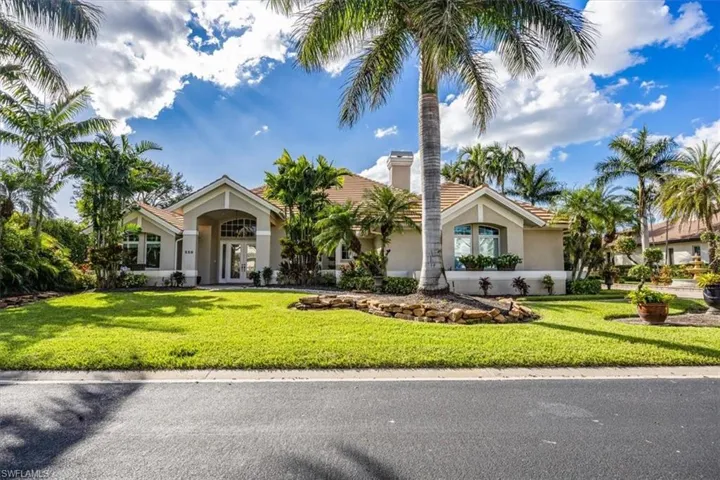 View of front of home featuring a front yard