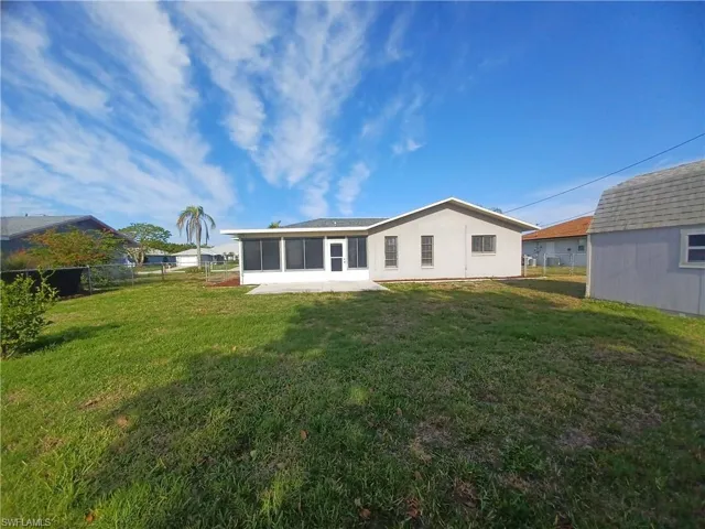 3305 SW 7th  PL, Cape Coral, FL 33914