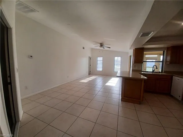 3305 SW 7th  PL, Cape Coral, FL 33914