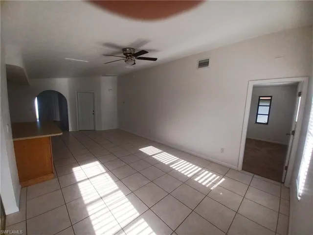 3305 SW 7th  PL, Cape Coral, FL 33914