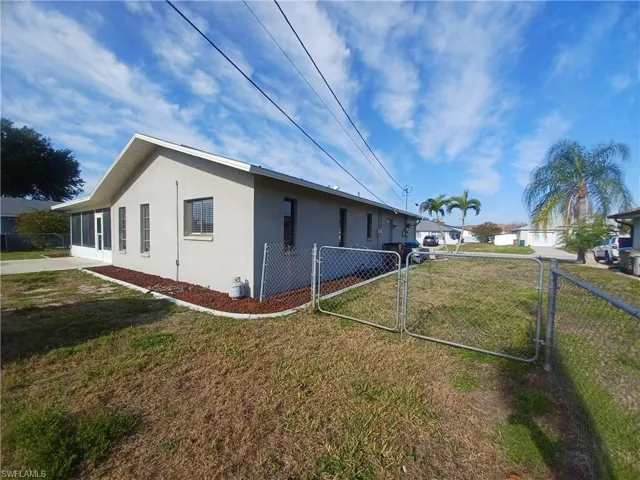 3305 SW 7th  PL, Cape Coral, FL 33914