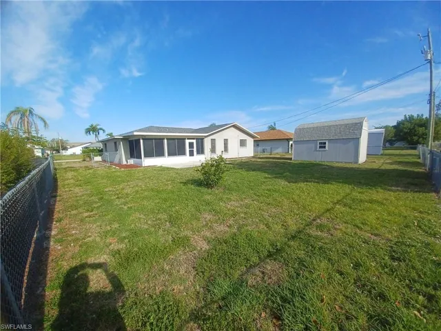 3305 SW 7th  PL, Cape Coral, FL 33914