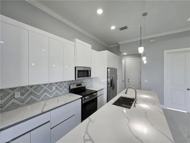 2801  21st SW ST, Lehigh Acres, FL 33976