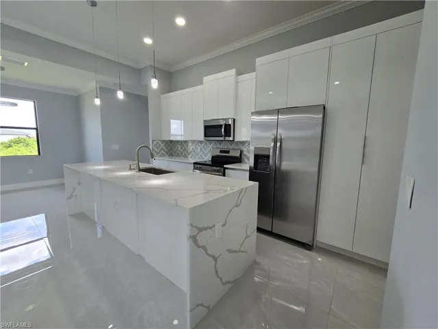2801  21st SW ST, Lehigh Acres, FL 33976