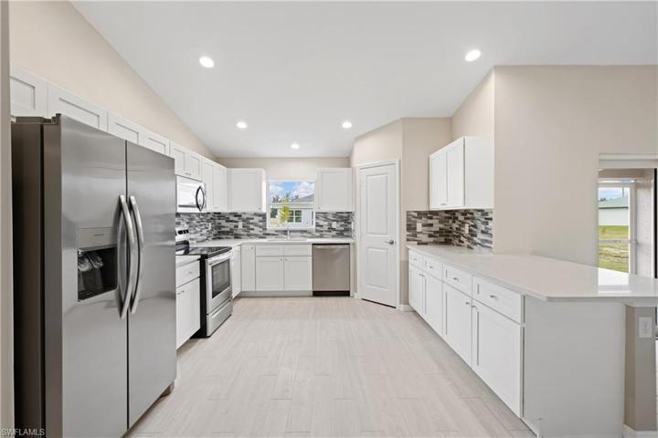 2404 NW 6th PL, CAPE CORAL FL 33993