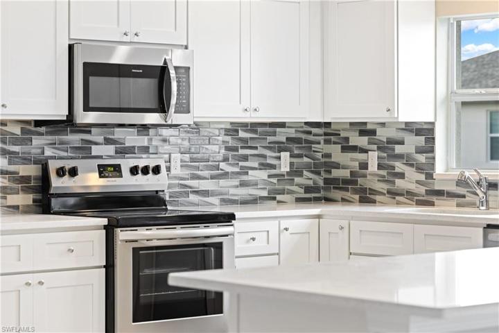 2404 NW 6th PL, CAPE CORAL FL 33993