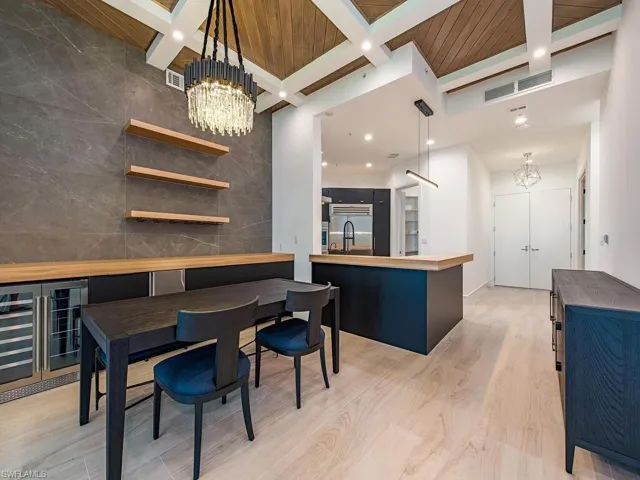 60 Seagate Dr 305, Naples, Florida 34103
