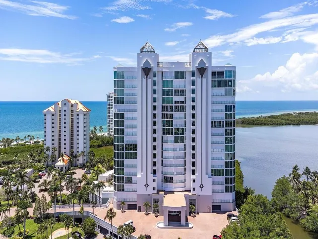 60 Seagate Dr 305, Naples, Florida 34103