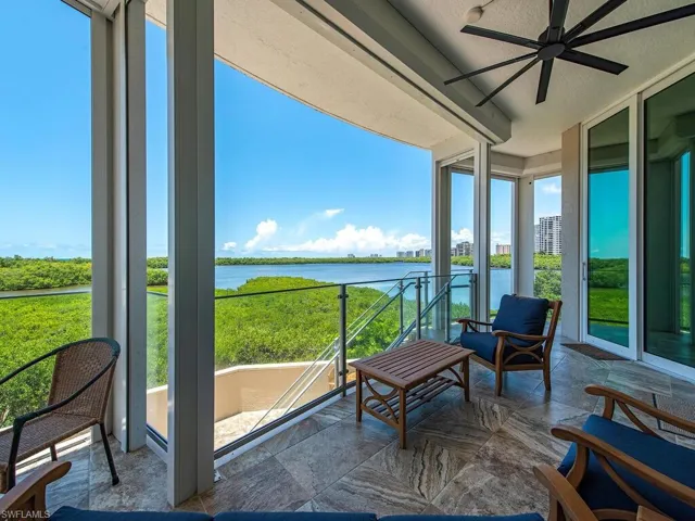 60 Seagate Dr 305, Naples, Florida 34103