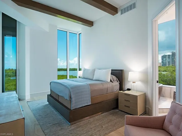 60 Seagate Dr 305, Naples, Florida 34103