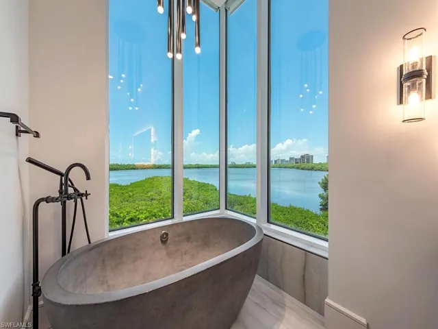 60 Seagate Dr 305, Naples, Florida 34103