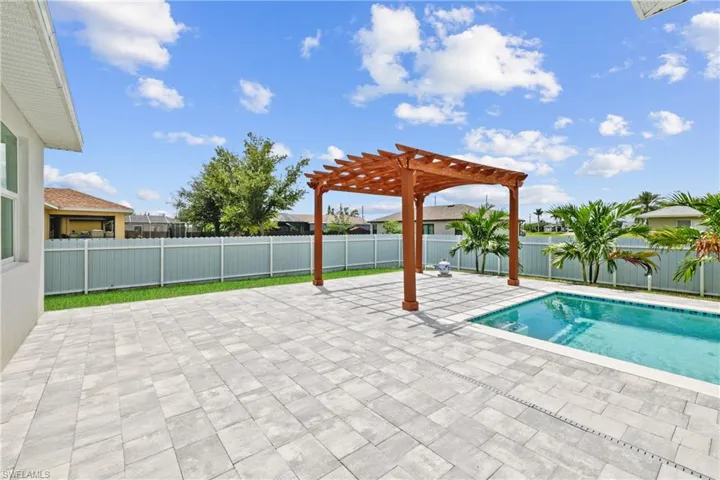 2016 NW 1st  AVE, Cape Coral, FL 33993