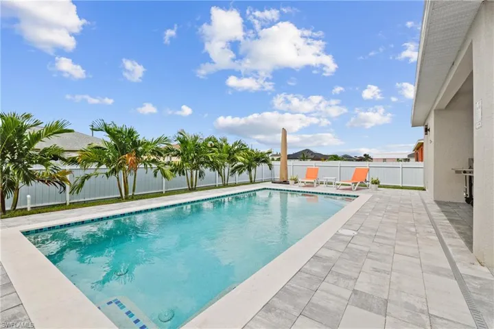 2016 NW 1st  AVE, Cape Coral, FL 33993