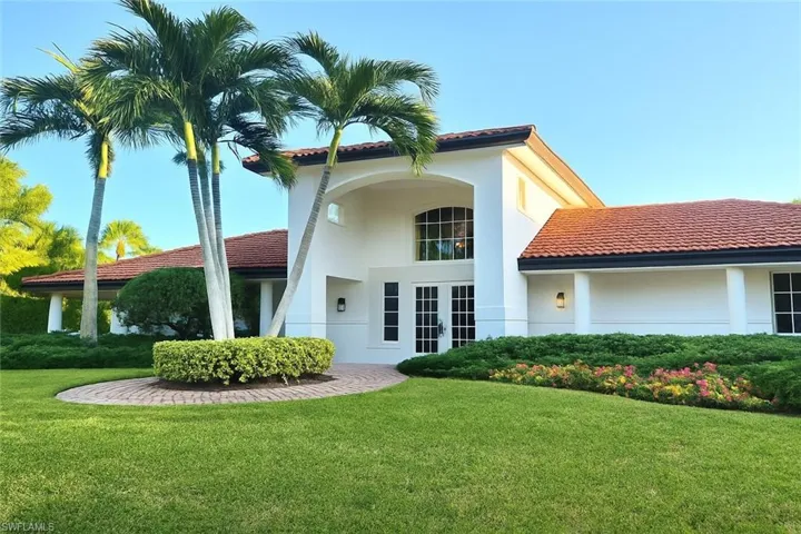 The Colony clubhouse entrance