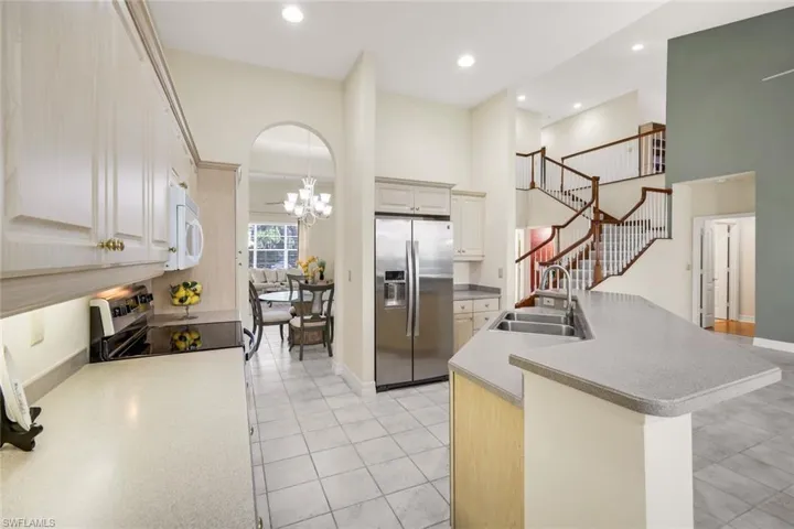 Open and bright floorplan