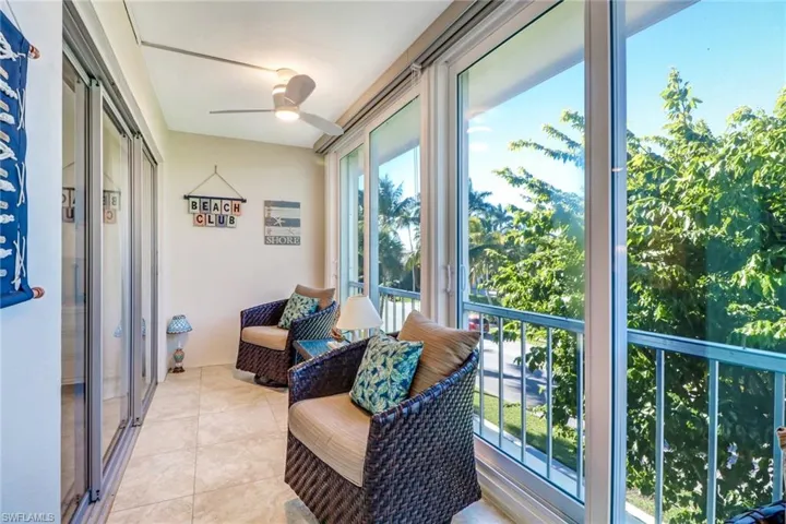 BALCONY OF LR BR