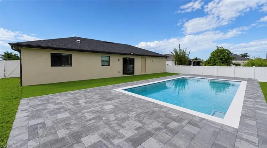 2208 42nd Pl, Cape Coral, Florida 33993