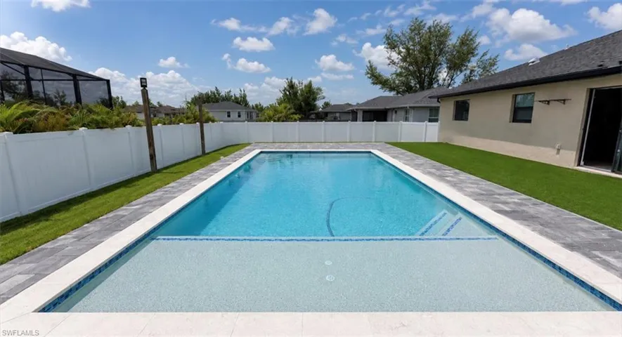 2208 42nd Pl, Cape Coral, Florida 33993