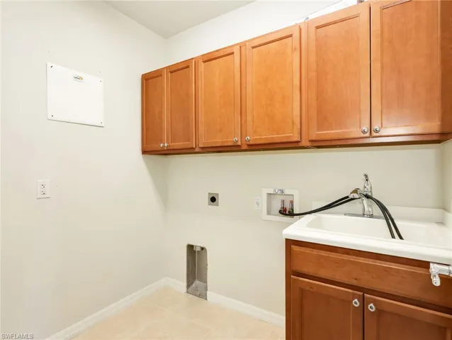 8192  Josefa  WAY, Naples, FL 34114