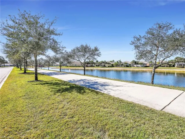 8192  Josefa  WAY, Naples, FL 34114