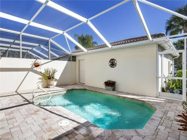 8192  Josefa  WAY, Naples, FL 34114