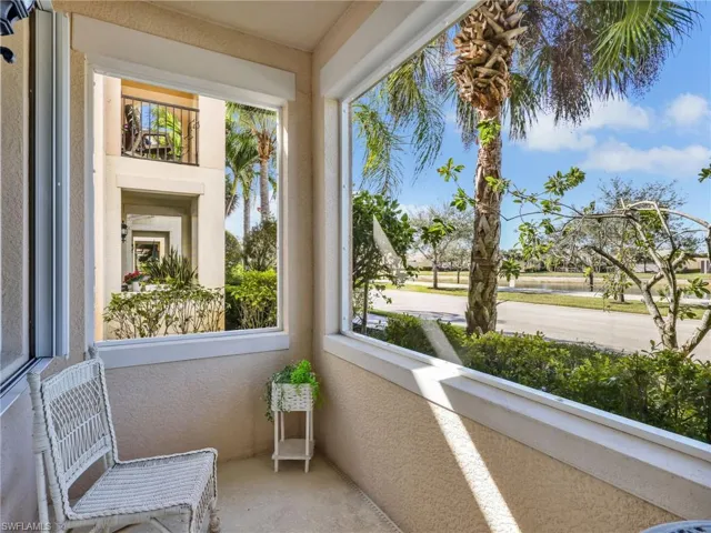 8192  Josefa  WAY, Naples, FL 34114