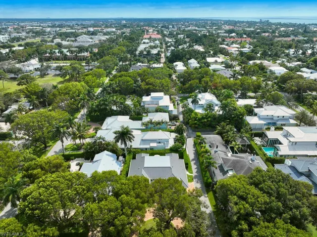 570 2nd Ave N, Naples, Florida 34102