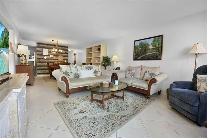 114 Cypress Way E D3, Naples, Florida 34110