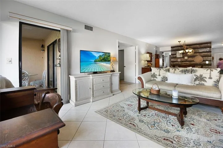 114 Cypress Way E D3, Naples, Florida 34110